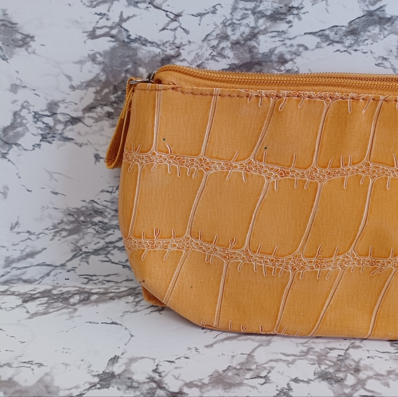 EUC Chateau Yellow Ruffle Purse with Hoop Handle - Picture 4 of 6